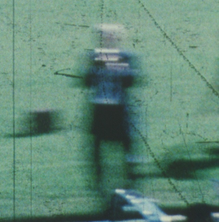 Figure 8. Altgens&rsquo;s legs contract while his head and camera expand. (Source: Zavada 4K Scan of Frame 345)