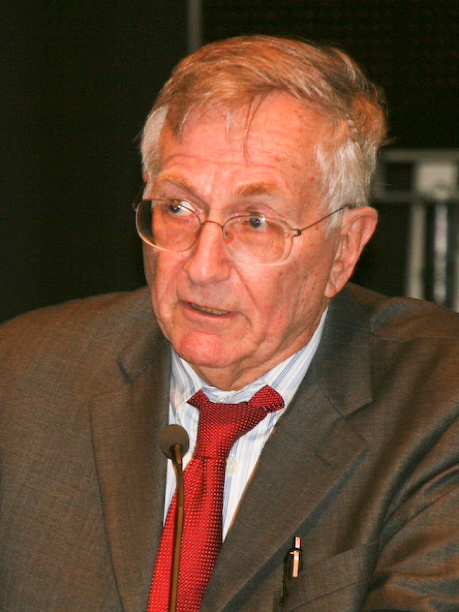 Sy Hersh Falls On His Face Again, and Again, and Again